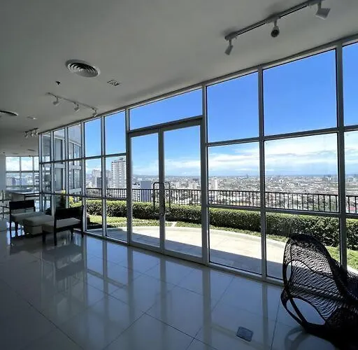 New Modern Cozy In Ayala Business Park Cebu