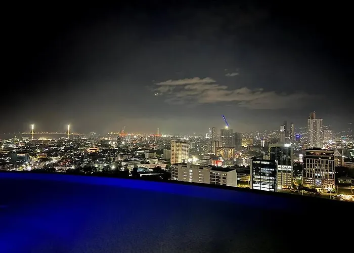 New Modern Cozy In Ayala Business Park *