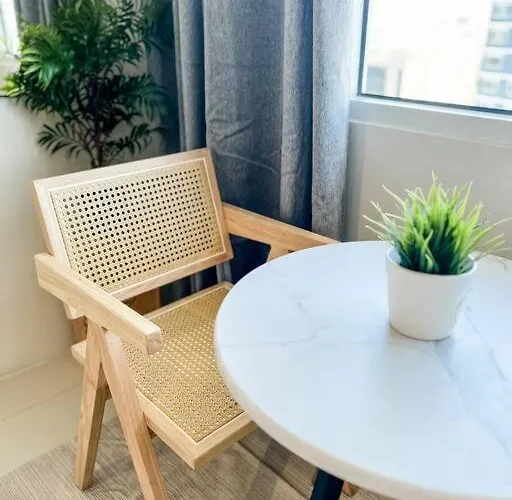 New Modern Cozy In Ayala Business Park Cebu