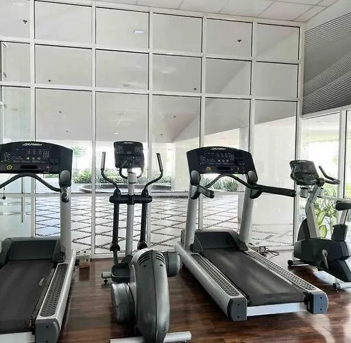 New Modern Cozy In Ayala Business Park Apartament Cebu